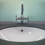 Hvilke typer materialer kan en søjleboremaskine bore i?